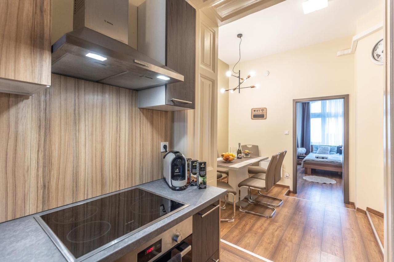 Wiky'S Apartman With 3Bathrooms Budapest Eksteriør billede