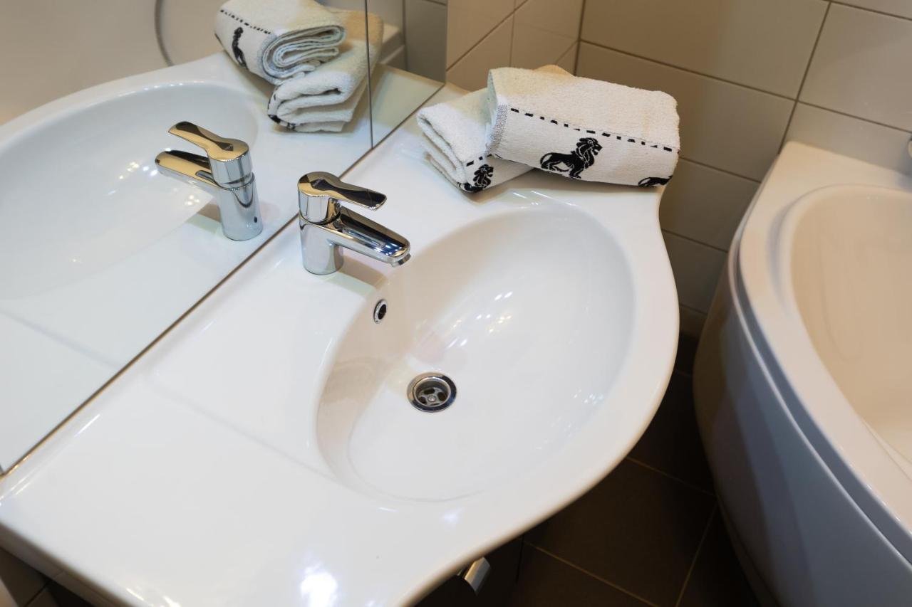 Wiky'S Apartman With 3Bathrooms Budapest Eksteriør billede